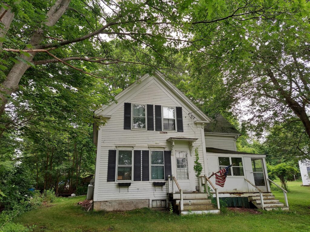 Maine Fixer-Upper House For Sale